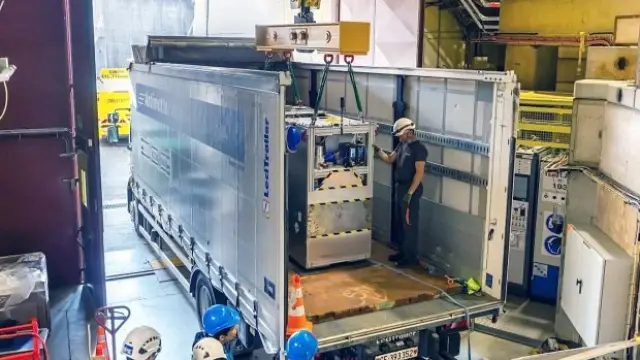 Обикновен камион пренесе най-опасното вещество във Вселената!