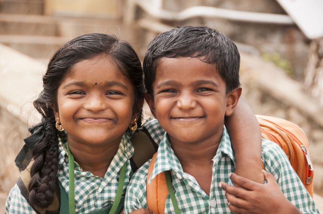 Индия ще предоставя стипендии и психологическа помощ на деца, останали сираци заради COVID-19