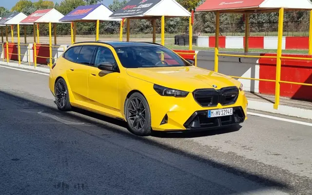 Тествахме на писта най-бързите BMW-та, а едно от тях определено се откроява над всички (ВИДЕО) | интерФакти.БГ Тествахме на писта най-бързите BMW-та, а едно от тях определено се откроява над всички (ВИДЕО)