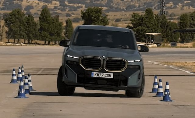 BMW XM не очарова на „лосовия тест“ (ВИДЕО)