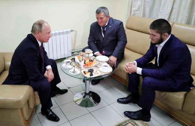 Путин поздрави Хабиб и даде съвет на баща му