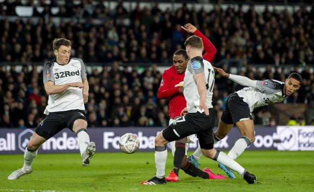  Манчестър Юнайтед не остави шансове на Рууни и Дарби Каунти (ВИДЕО) 