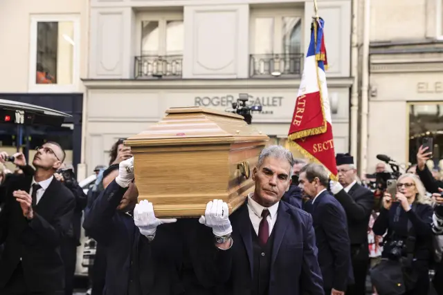 Клаудия Кардинале бе погребана на фона на музиката от филма „Имало едно време на Запад" (СНИМКИ)