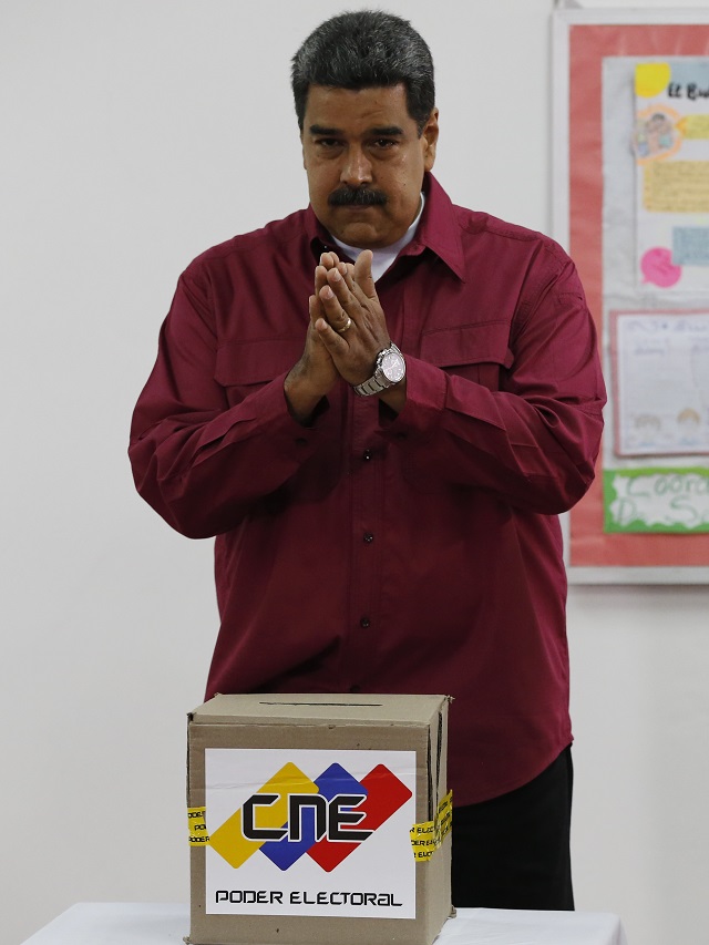 Един за всички, всички за Мадуро (СНИМКИ)