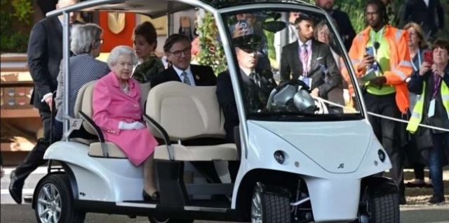 Обявиха за продажба необичаен автомобил на Елизабет II