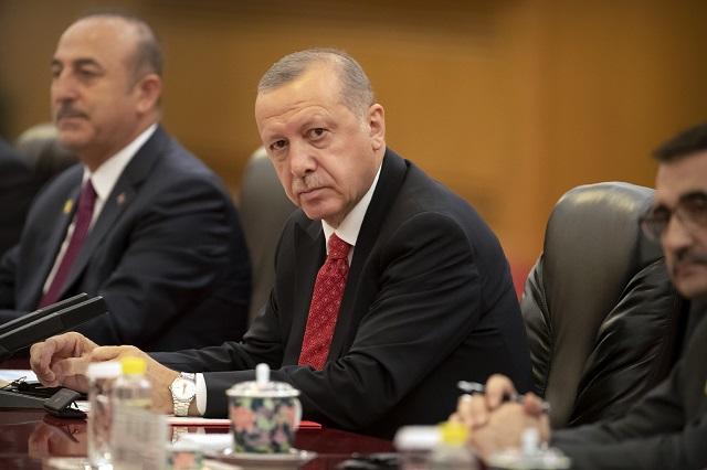 Макрон: Турция и Русия да прекратят войната