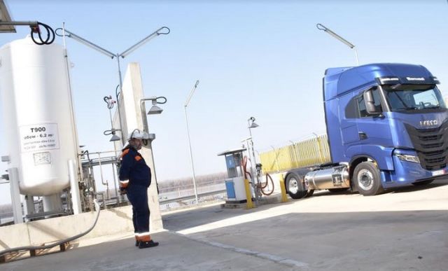Представиха първата станция за зареждане на камиони с LNG в България