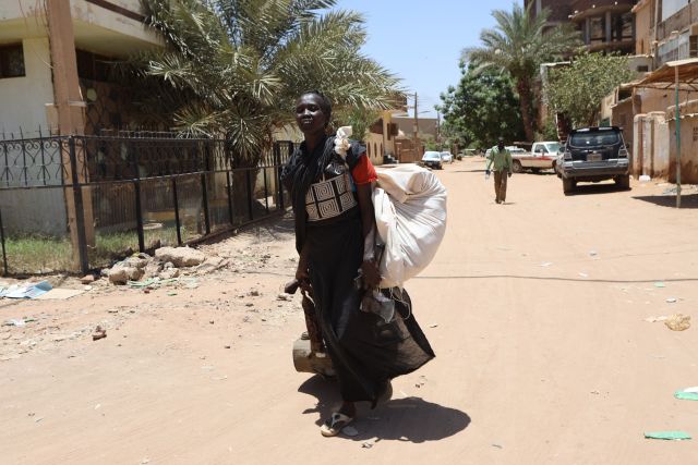 Паравоенните Сили за бърза подкрепа (RSF) в Судан изтребват масово интелигенцията (ВИДЕО)