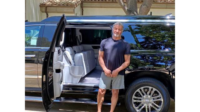  Продава се стреч Escalade-ът на Силвестър Сталоун за 0 000 