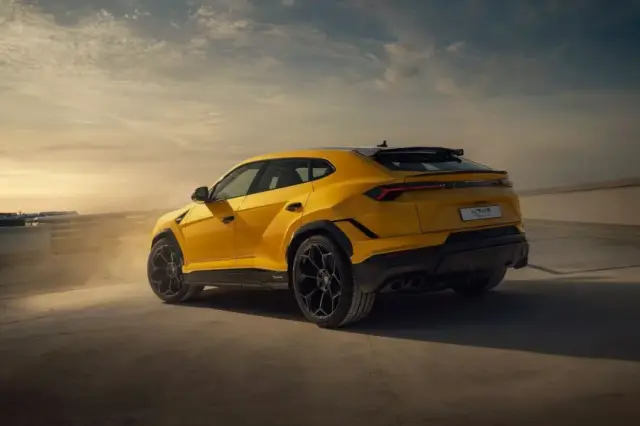 Lamborghini се сбогува с Urus S и Performante