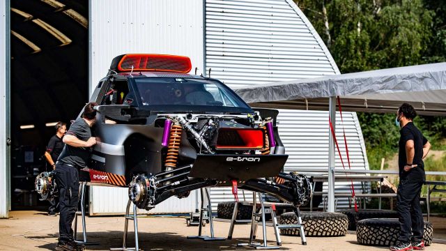 Ето с какъв автомобил Audi ще участва в рали „Дакар“ през 2022 година