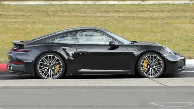 Нова епоха за флагмана на Porsche | интерФакти.БГ Нова епоха за флагмана на Porsche