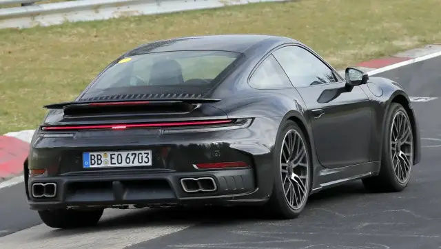 Нова епоха за флагмана на Porsche | интерФакти.БГ Нова епоха за флагмана на Porsche
