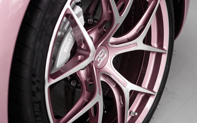  Ето го първото женско Bugatti 