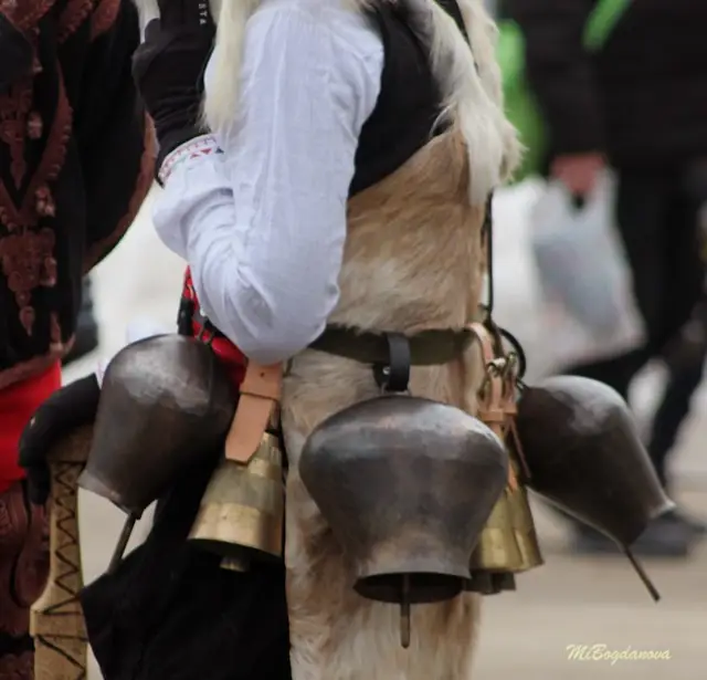 Над 13 000 участници в тазгодишното издание на „Сурва 2026“ (ВИДЕО+СНИМКИ)