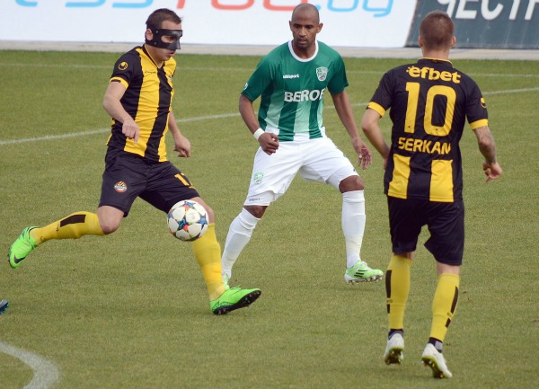 Левски пребори Локомотив Пловдив и овладя върха