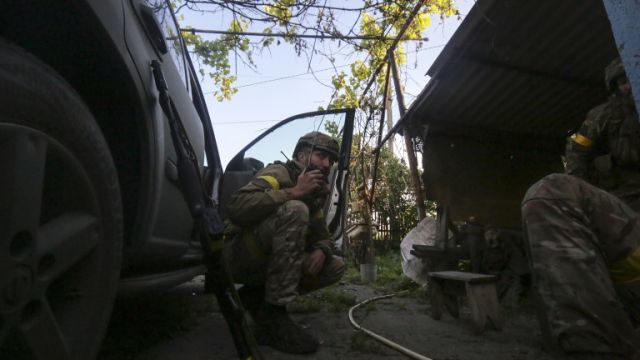 Гайдай: Може да се наложи украинските сили да се изтеглят от позициите си в Северодонецк