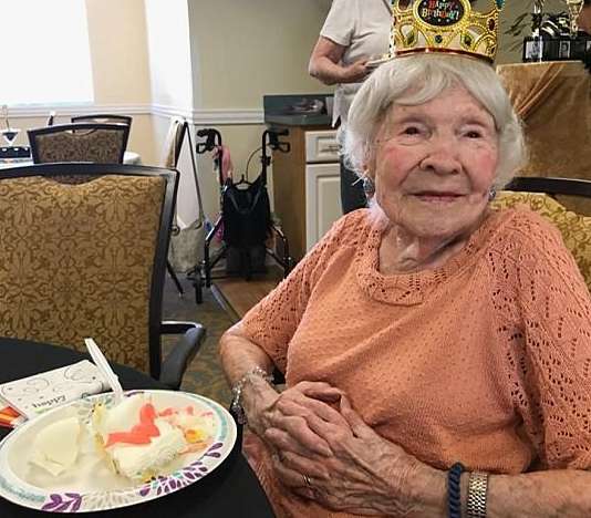 Не съществува тайна на дълголетието, призна една лоша 105-годишна баба (ВИДЕО)
