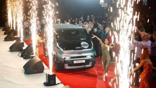 This is the best van of the year (VIDEO) 