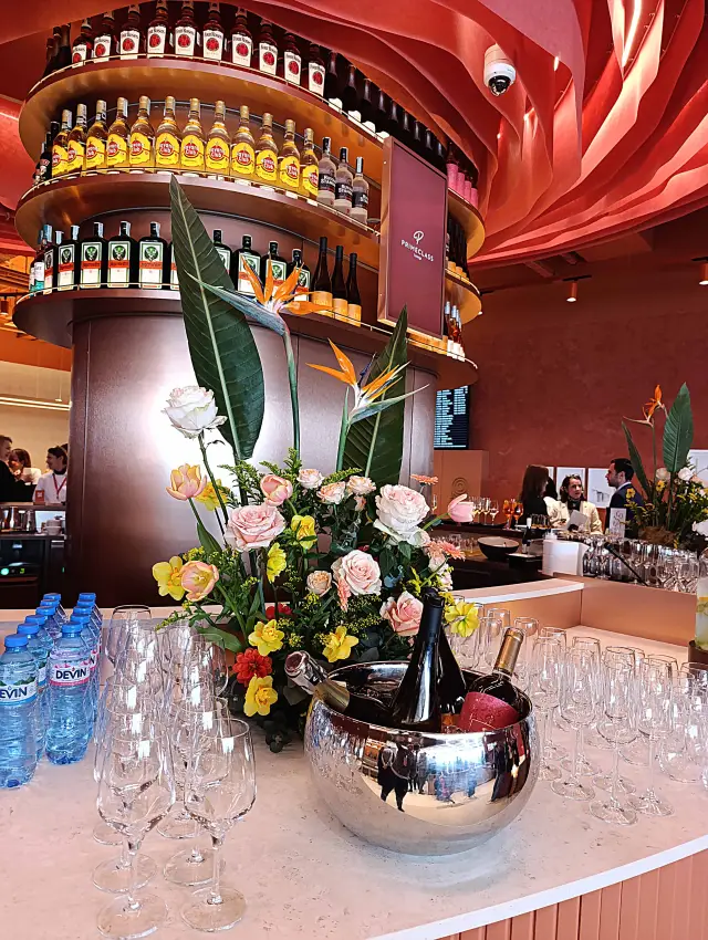 Летище „Васил Левски“ с нова придобивка за пътниците за 1 милион евро (ВИДЕО+СНИМКИ)