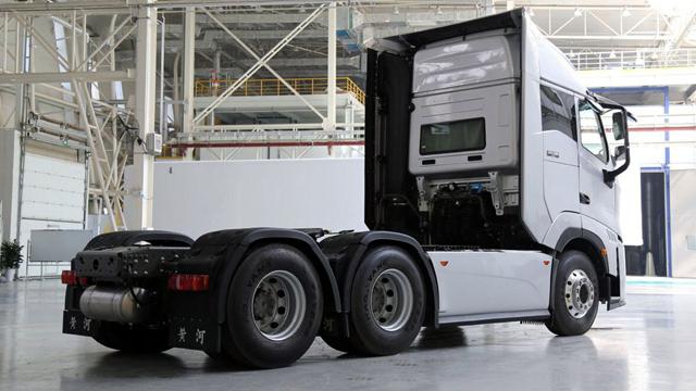  Китайски влекач стана най-обтекаемият сериен камион в света 