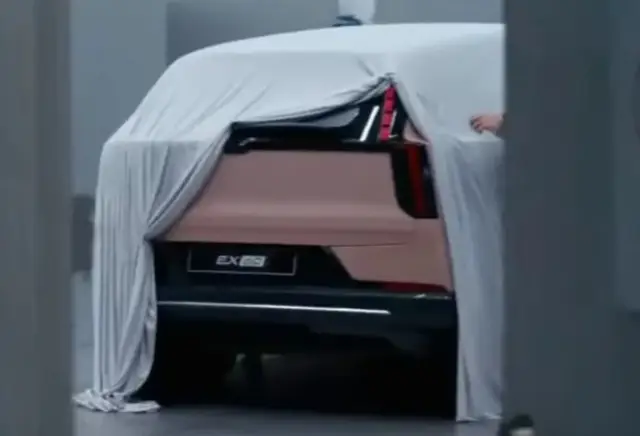 Терор за BMW Neue Klasse: Volvo с подробности за EX60 - маратонецът, който иска да промени правилата при електромобилите