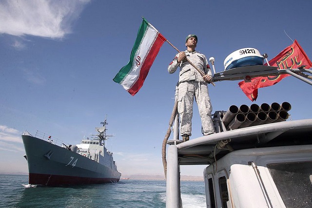 Иран удари танкерите с морски мини