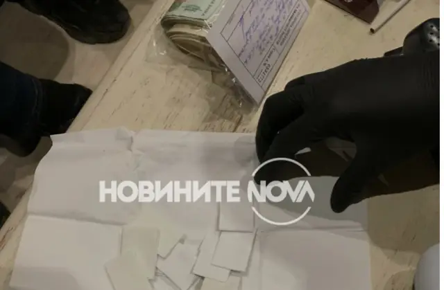 Владо Дебелия, Германеца и една жена са задържани с 620 пликчета дрога в Горни Богров (СНИМКИ)
