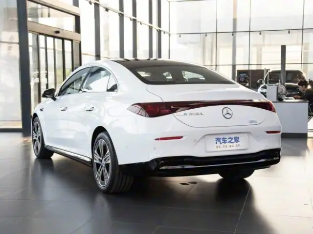 Дебют за най-евтиния електрически Mercedes