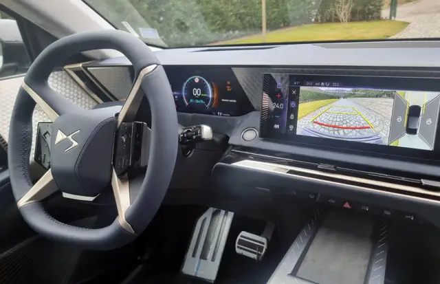 Тествахме най-скъпата френска кола (без да броим Bugatti)