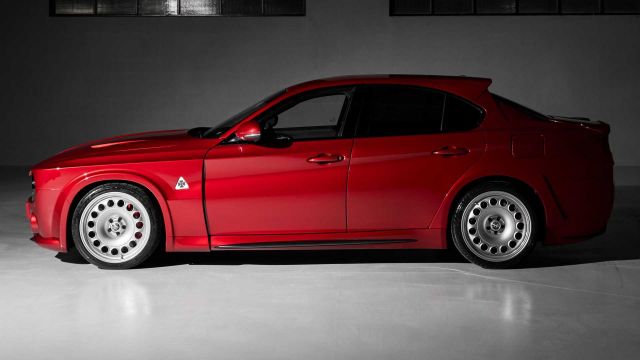 Alfa Romeo Giulia с ретро дизайн струва половин милион лева