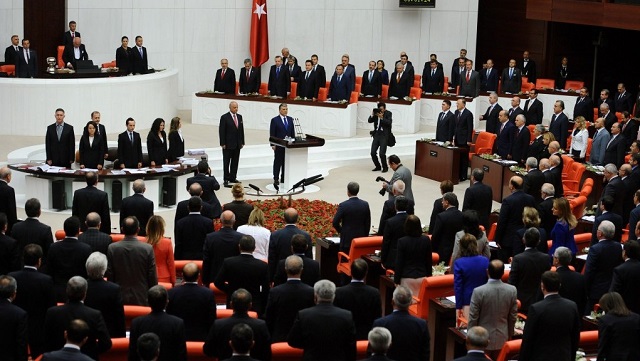 Председателят на турския парламент: Тази коса ваша ли е? 