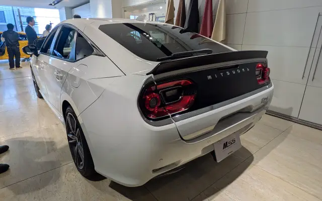 Mitsuoka превръща модерна Honda Civic в мускулест автомобил от 70-те години