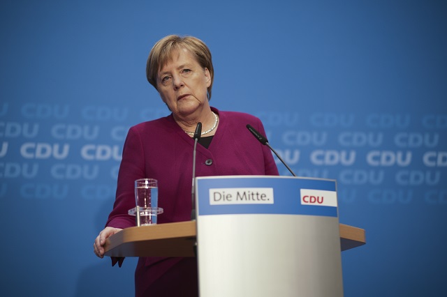 Край! Меркел спира с политиката (СНИМКИ)