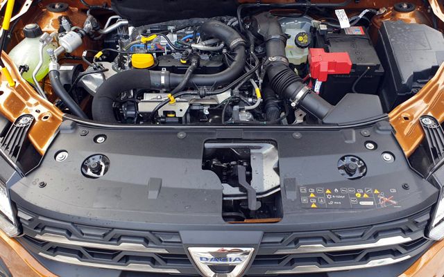  Тест и цени на новия кросоувър на Dacia 