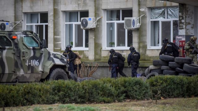 Взривове са чути в град Херсон