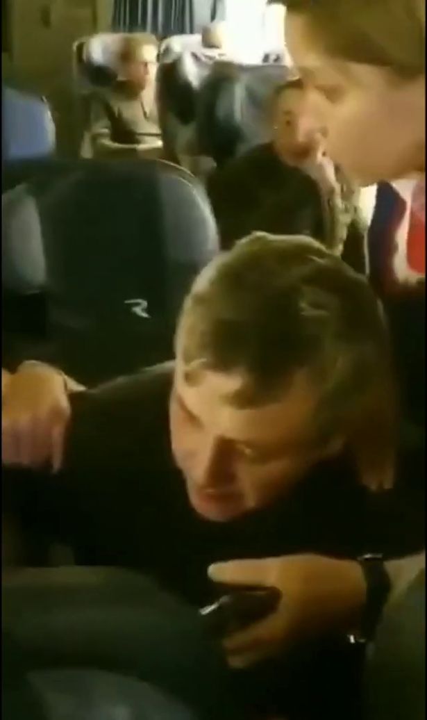 Пияни руснаци се отдадоха на разврат в самолета