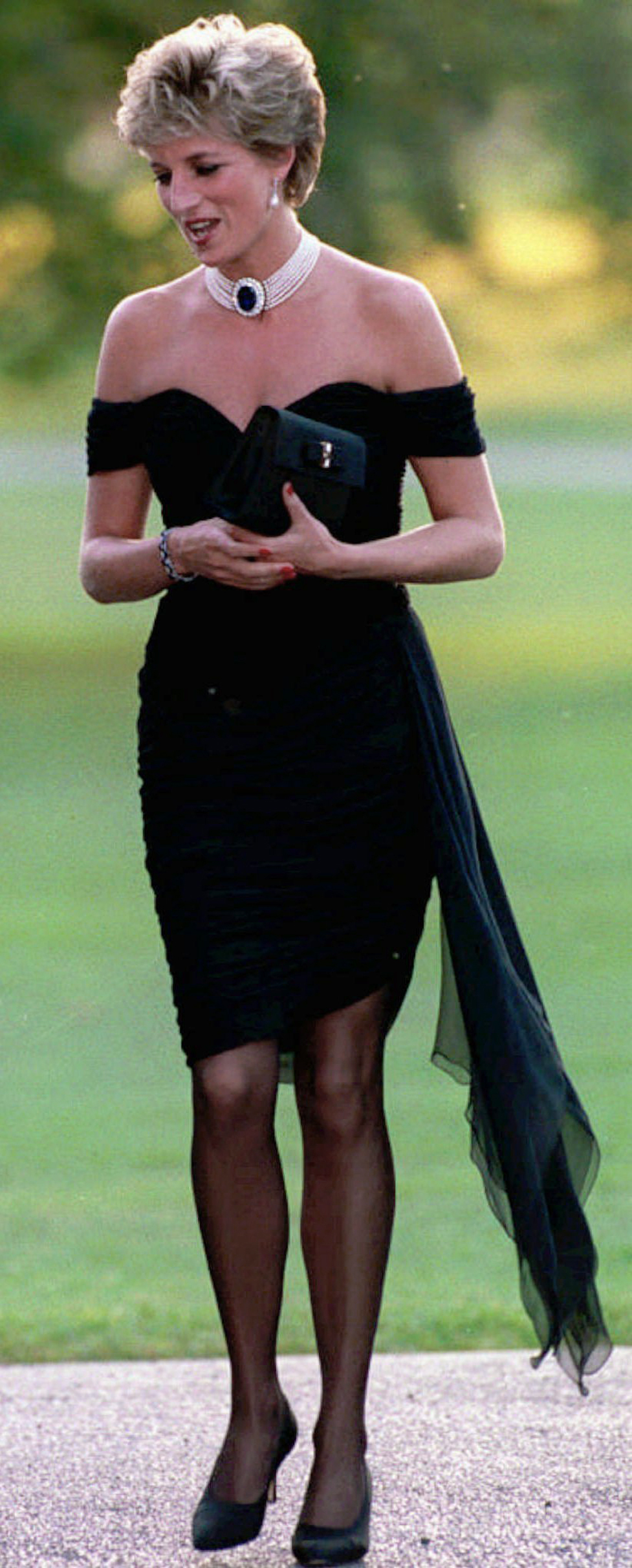 Най-скандалната рокля, с която принцеса Даяна се е появявала! (СНИМКА/ВИДЕО)