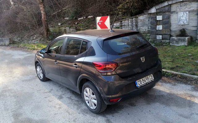  Тествахме новата Dacia с фабрична АГУ 