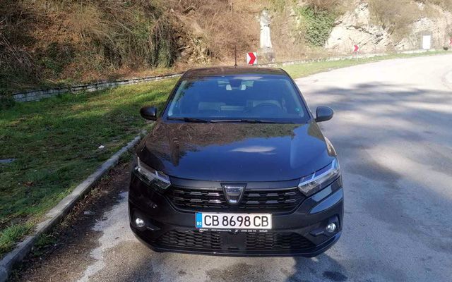  Тествахме новата Dacia с фабрична АГУ 