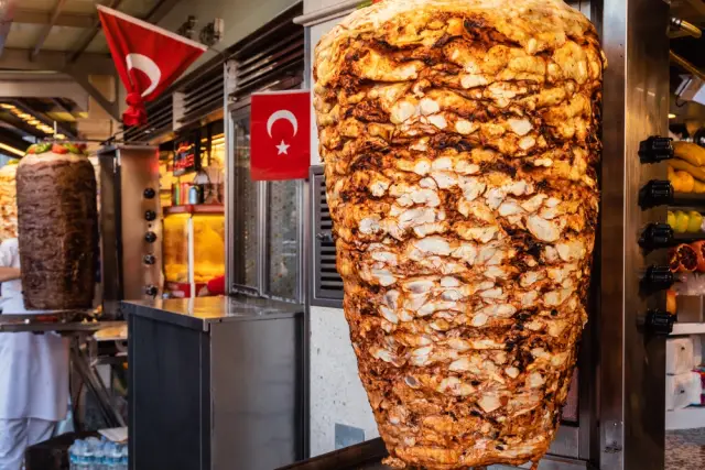 Дюнерът разпали протести в ЕС, Турция иска защита на класическия дюнер