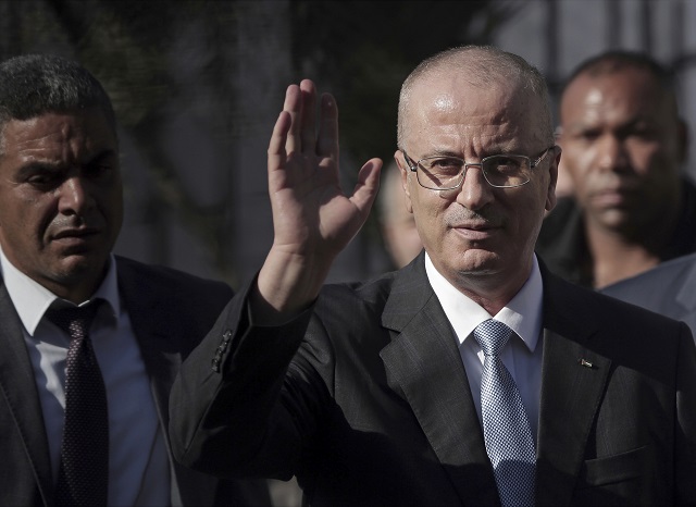 Палестинският премиер оцеля по чудо след бомбен атентат