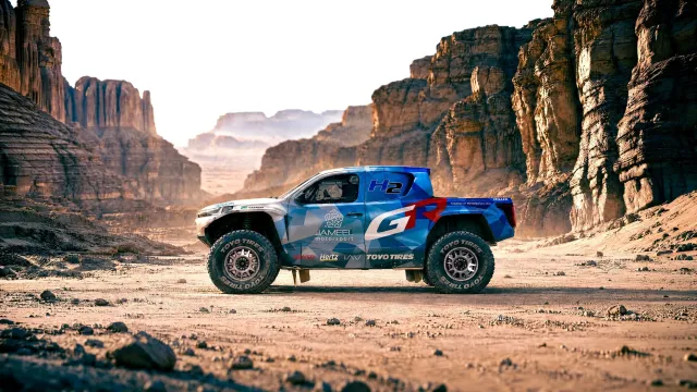 Toyota ще се пробва в „Дакар“ с изцяло водороден Hilux | ФАКТИ.БГ Toyota ще се пробва в „Дакар“ с изцяло водороден Hilux