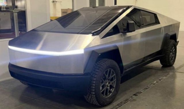 Tesla загатна за нов автомобил, който вече е в производство