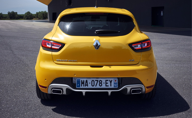 Новото Clio R.S. с ауспуси Akrapovic