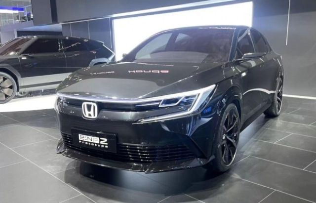 Honda избухна: показа четири иновативни електромобила наведнъж