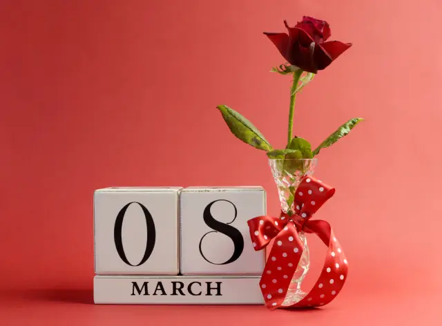 Цветя за 8-ми март: за коя жена какви да изберете?