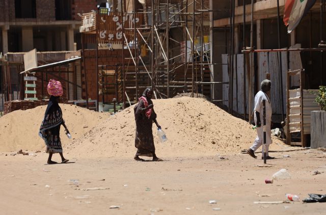 Паравоенните Сили за бърза подкрепа (RSF) в Судан изтребват масово интелигенцията (ВИДЕО)