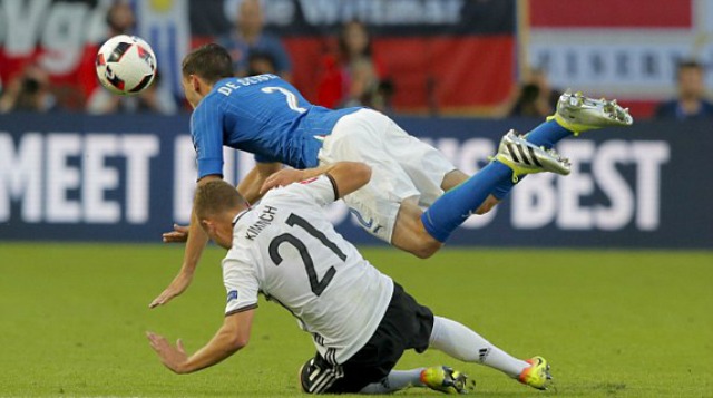Германия на полуфинал след драма с дузпи