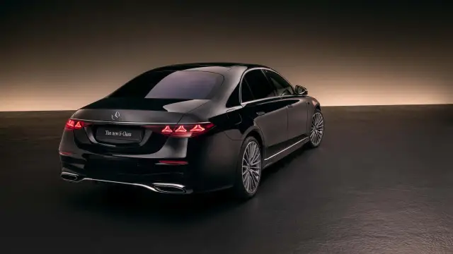 Запознаваме ви първи с най-усъвършенстваната S-Class в историята (ВИДЕО)